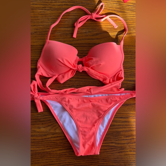 Neon halter bikini in size S. Top & bottom only worn once. Excellent condition. - Picture 7 of 8